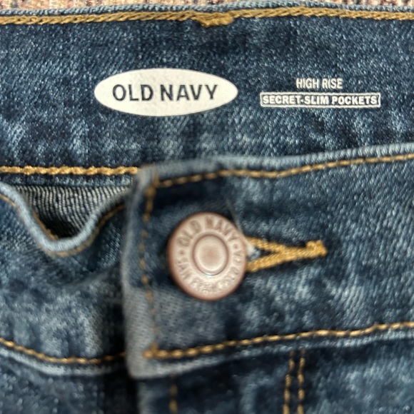 Old navy denim short size 2 - Picture 2 of 5